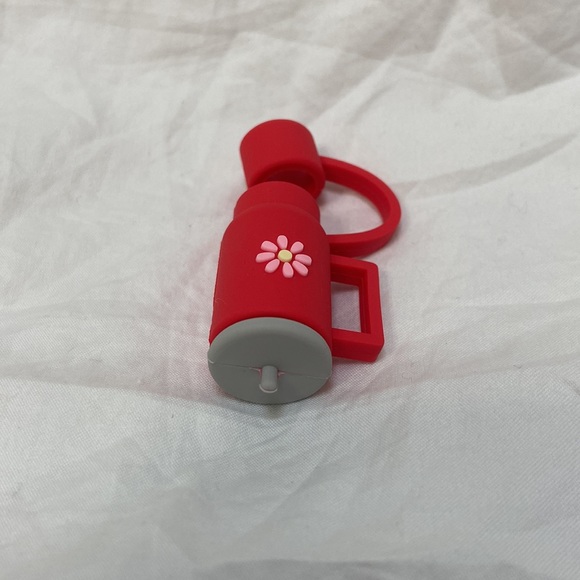 SHEIN red silicone straw cover cap for Stanley Cup. Straw topper. One size. - Picture 8 of 11